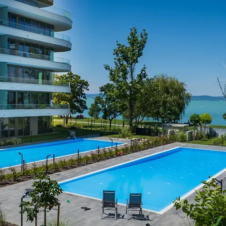 Myflat Wave Luxury 44 Apartment